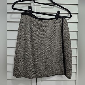NWOT. Ann Taylor B & W Wool/Silk Skirt. 10